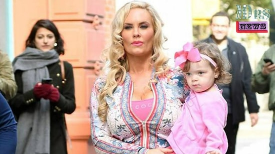 Yürüyeceği Kaldırımı Elektrik Süpürgesi ile Temizleten Kadın: Coco Austin