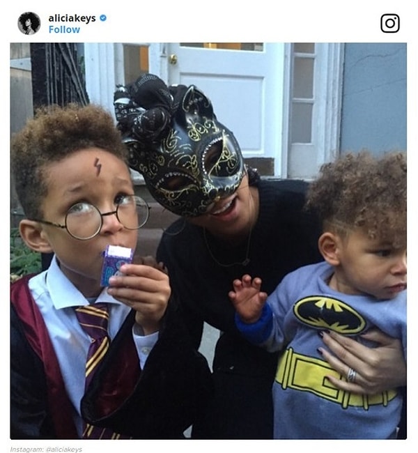 6. Певица Алиша Киз и ее дети в костюмах на Хэллоуин
