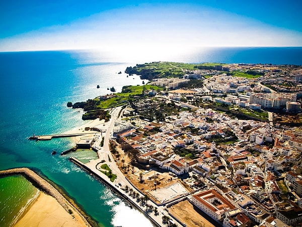 9. Какая страна является крупнейшей в Африке по количеству жителей?