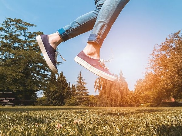 9. Считаете ли вы, что человек должен быть счастлив постоянно: каждый день, каждую секунду?