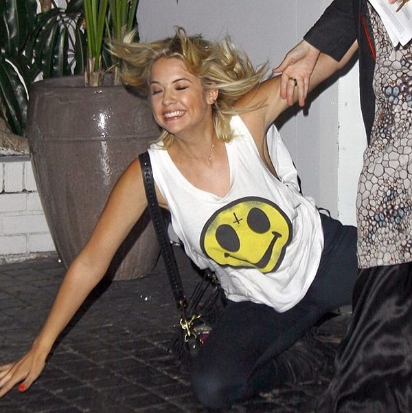 1. Эшли Бенсон