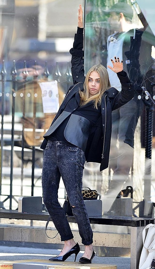 6. Кара Делевинь