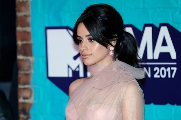 10. В какой группе пела Камила Кабелло?