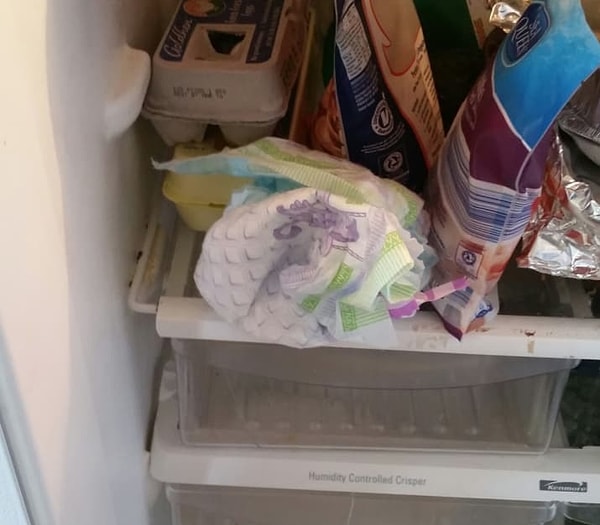 11. Даже когда ваш ребенок повзрослел, не стоит надолго оставлять его в одиночестве. Ведь никогда не знаешь, куда он захочет положить свой грязный памперс в следующий раз!