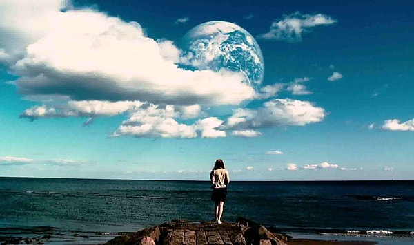 15. Другая Земля (2011) Оценка IMDb: 7,0