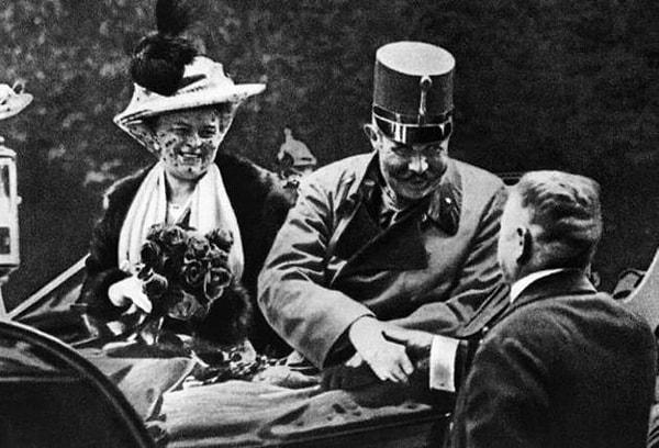 17. Avusturya arşidükü Franz Ferdinand'ın öldürüldüğü gün çekilen bir fotoğrafı.