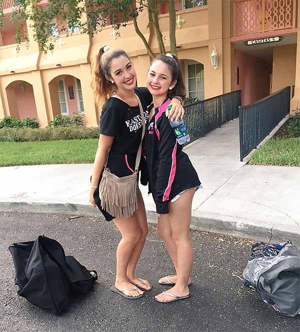 14. Словно сестры-близняшки