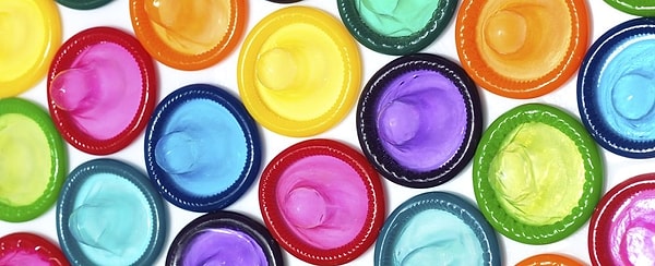 12. В 2012 году в штате Калифорния, США, вышел закон, по которому мужчины в порнофильмах обязательно должны надевать презервативы.