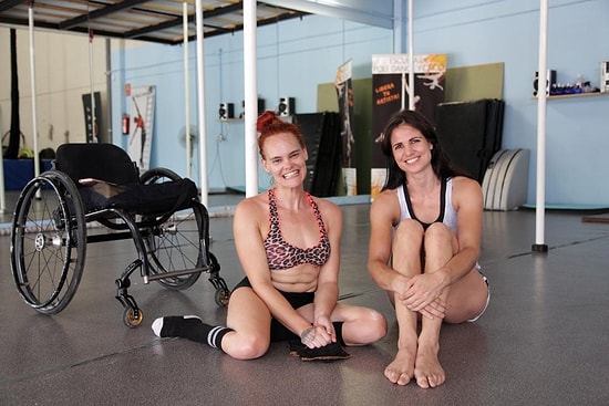 Tekerlekli Sandalyesi Direk Dansı Yapmasına Engel Olmayan Kadın: Erin Clark