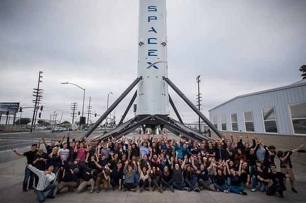 Şartlar ortadayken bir çalışanın bünyesinde emek vermek istediği şirketlerin ilk sırasında SpaceX var.