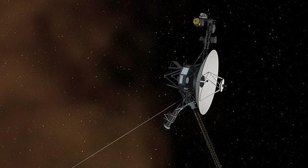 Voyager 1, Güneş Sistemi'nin çevresini bir balon gibi saran ve yüklü parçacıklarla dolu, Güneş'in etki ettiği son nokta olan 'Heliosfer'den 5 yıl önce çıkmıştı.