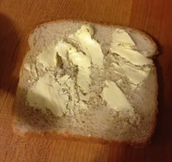 2. Когда так лень подождать, пока масло немного растает, приходится пожинать плоды своей нетерпеливости вот так: