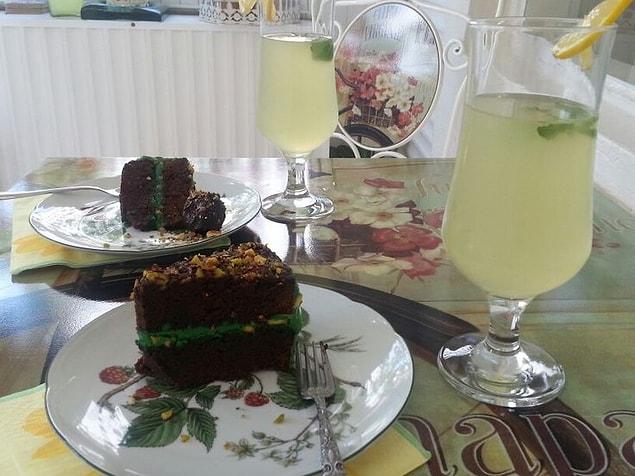 14. Pastane dediğimiz zaman aklımıza önce limonata sonra pasta gelir.