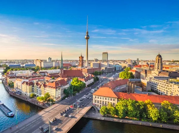 8. Который из этих европейских городов НЕ является столицей?