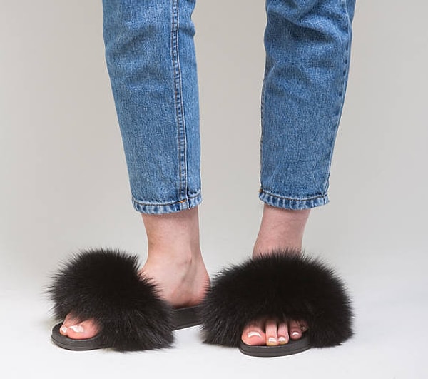 8. Меховые тапочки