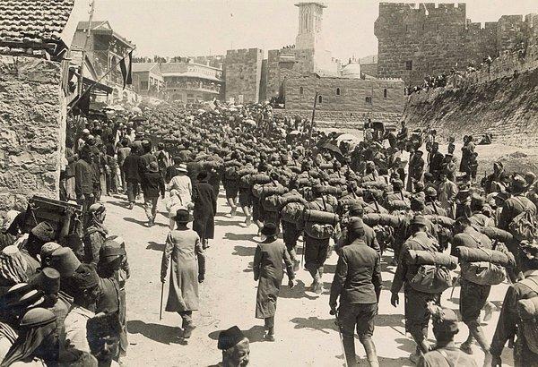 Özellikle 1850'lerden sonra Kudüs'ün nüfusu hızla artmaya başladı. Rakamlara göre, 1900'e gelindiğinde bölgede Yahudi nüfusu çoğunluktaydı.