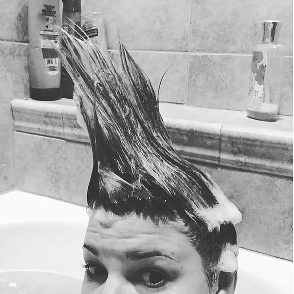 14. Нет ничего плохого в том, чтобы расчесываться в душе, если делать это правильно.