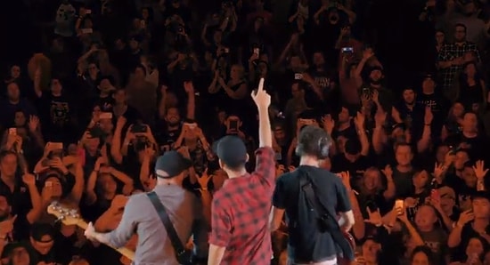 Linkin Park Konserinde Binlerce Kişi, Tek Bir Ağızdan 'In The End' Söyledi!