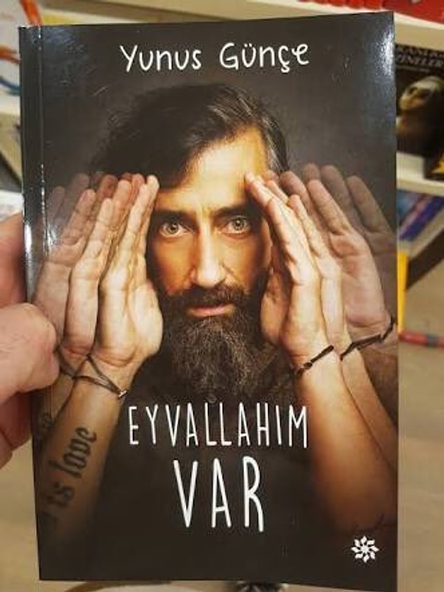 Ki bu onun ilk kitabı da değil, daha önce "Kafamda Böcekler Var" isimli bir kitap çıkarmıştı.