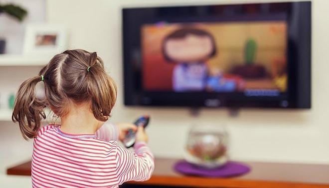 Uzmanlardan 'Çocuklar Sokakta Oynasın' Tavsiyesi: 'Televizyon ve Tabletler Körlük Tehlikesi Yaratabilir'
