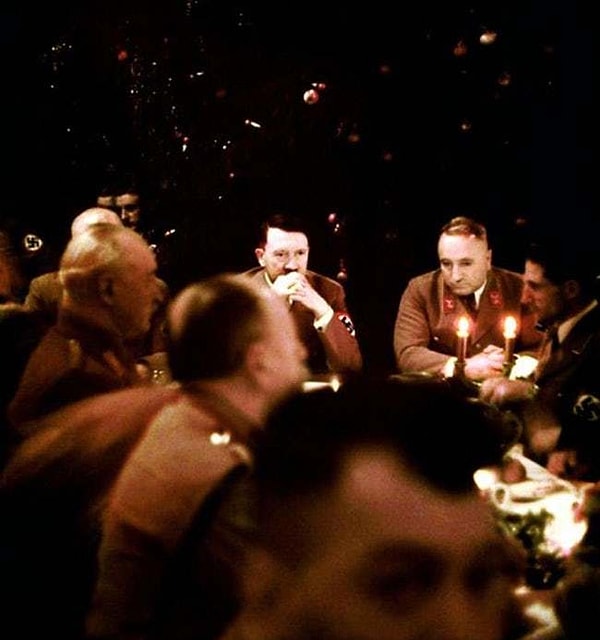 11. К 1944 году Рождество превратилось в зловещий праздник.