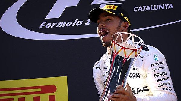 34. Lewis Hamilton, Formula 1 Dünya Şampiyonası'nda kariyerinin 4. şampiyonluğuna ulaştı.