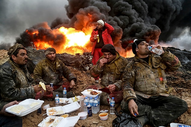 8. Kayyara'da yanan petrol kuyuları. 📷 Yunus Keleş