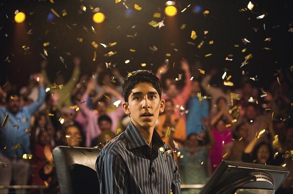 22. Slumdog Millionaire (2008) | IMDb: 8,0
