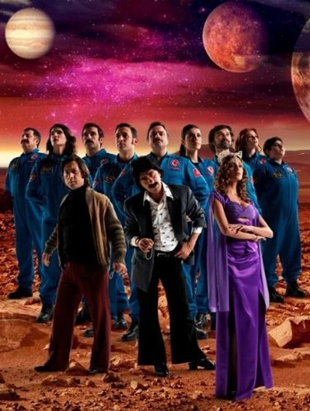 8. NASA, üzerinde yaşam olan gezegene yakında çarpacağı bilinen gök taşı için uyarı sinyalleri göndermişti. Gezegenden ilk cevap sonunda geldi: "He he... Bize bir şey olmaz."