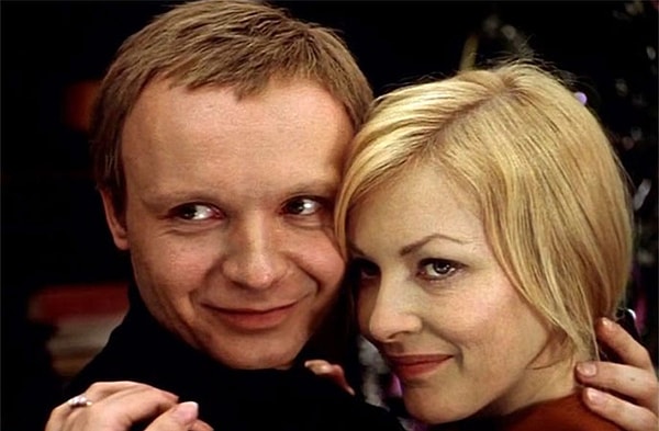 2. Кто сказал знаменитую крылатую фразу "Какая гадость эта ваша заливная рыба!" в фильме "Ирония судьбы, или С лёгким паром"?