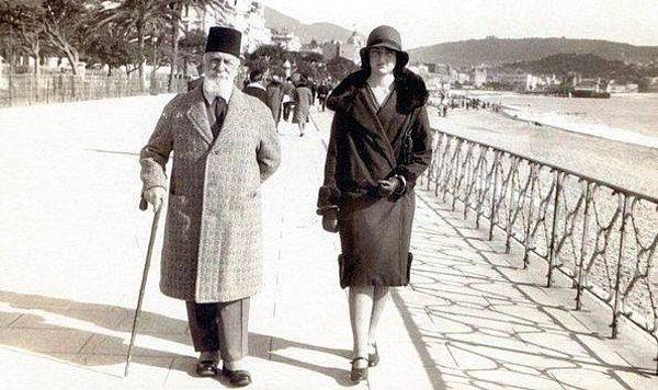 Son Osmanlı halifesi II. Abdülmecid ve kızı Dürüşehvar Hanım.
