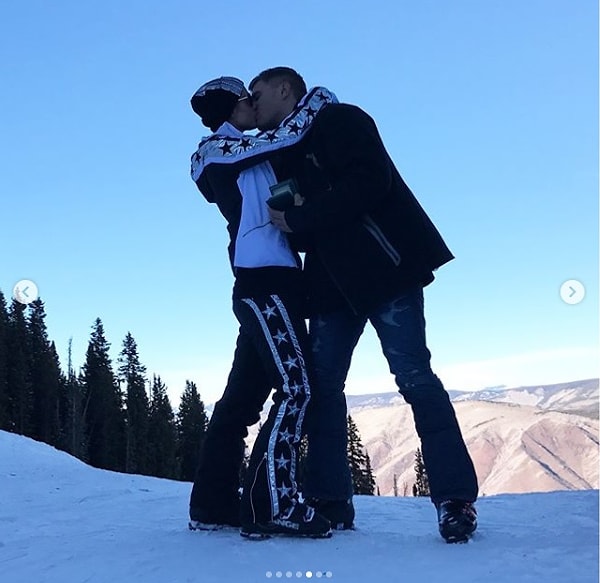 Крис и Пэрис объявили о своих отношениях в феврале 2017 года. Они впервые встретились на мероприятии «Оскар» восемь лет назад, но позже снова пересеклись, и у них завязался роман.