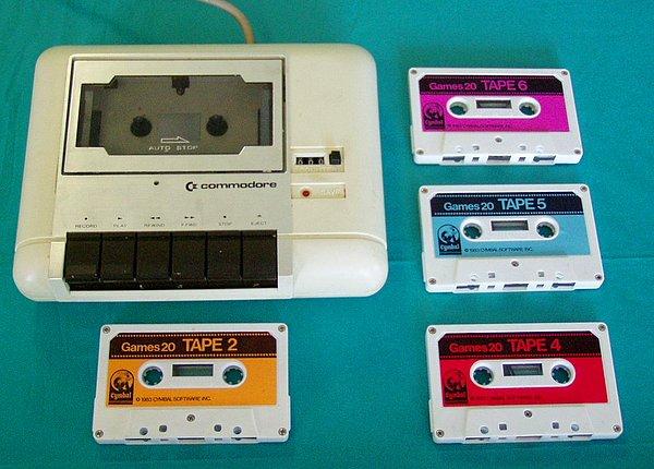 Oyun kasetleri, gerçekten kasetti.
