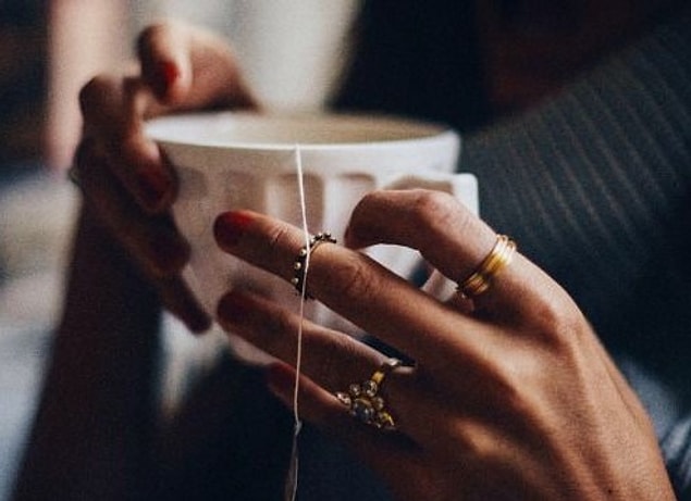 2. Kahve yerine yeşil çay tüketin.