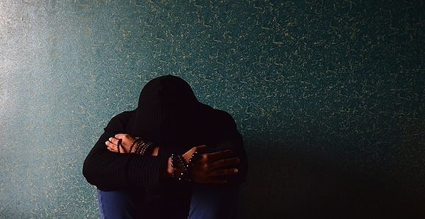 Вы невероятно депрессивный человек. Любая мелочь может надолго испортить вам настроение, что уж говорить о бОльших проблемах, которые для вас каждый раз, как конец света!