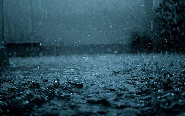 3. Yağmur Bir Anda Boşalmak Yerine Neden Damlalar Halinde Düşer?