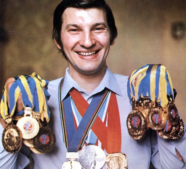 4. В каком виде спорта прославился советский спортсмен Владислав Третьяк?