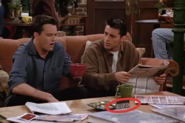 6. А еще, кстати, кофейня, похоже, разрешила им зарезервировать столик на все десятилетие