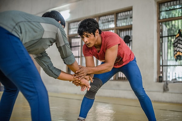 В деревне это решение не одобрил никто. Где это видано, чтобы мать двоих детей занималась мужскими видами спорта?