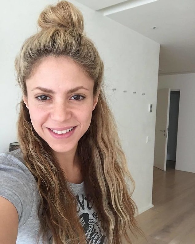 25. Shakira