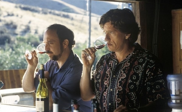 Ваш близнец - американский актёр Пол Джаматти в фильме "На обочине" (слева)