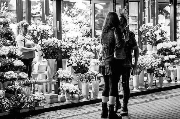 11. Riga, çiçek kokuları arasında.