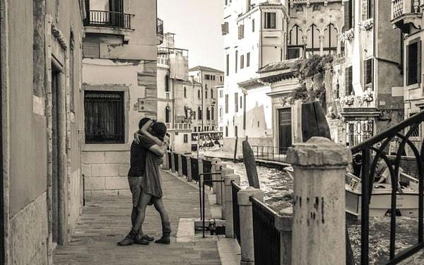 17. Kendini kaybetmek için en ideal şehir, Venedik.
