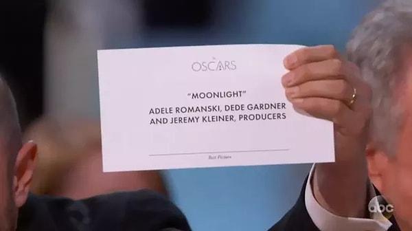 11. Ve Oscar töreninde En İyi Film anonsunun yanlış yapılmasına neden olan benzer bir örnek.