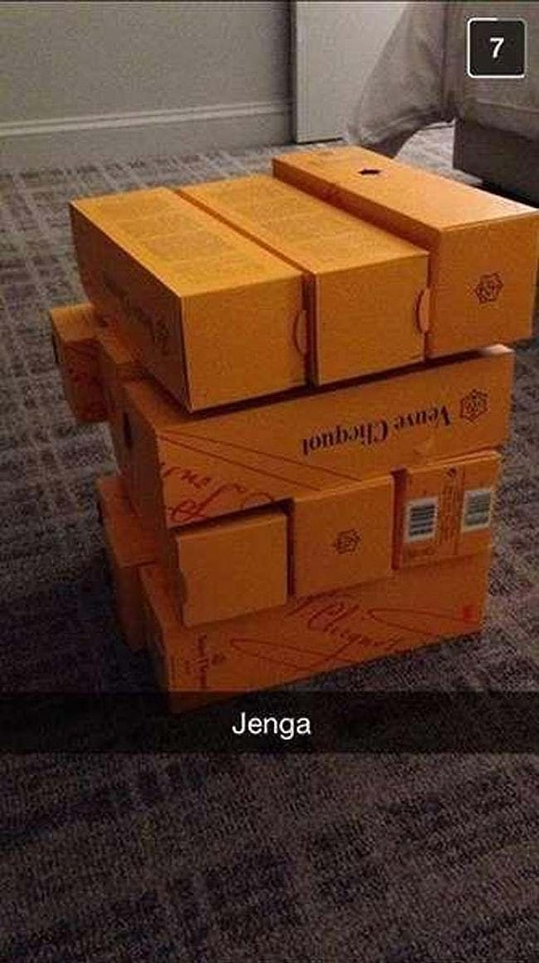 12. Появляется возможность проиграть в очень дорогую дженгу