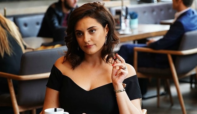 14. Kendini kalabalıklar içinden sıyıran kraliçe: Merve Aksak (Ufak Tefek Cinayetler)