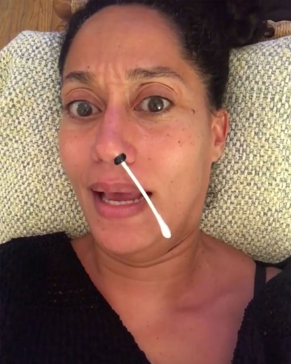 3. Трэйси Эллис Росс доказала, что и у звезд растут волосы в носу!