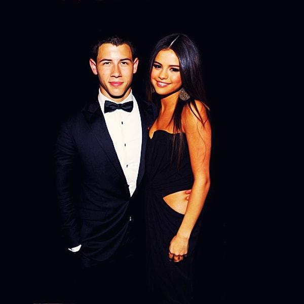 Ardından da Selena çok yakın arkadaşının eski sevgilisiyle beraber oldu...