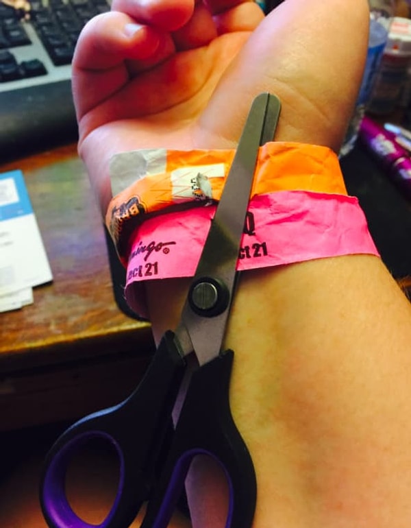 6. Использование ножниц - определенно пытка!