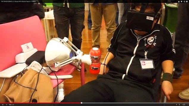 7. Bu da seks robotu. VR teknolojisiyle izlenen görüntülere fiziksel geri dönüş veriyormuş.